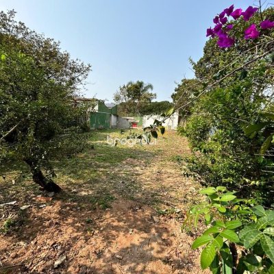 Terreno com 329m², no bairro Campeche em Florianópolis