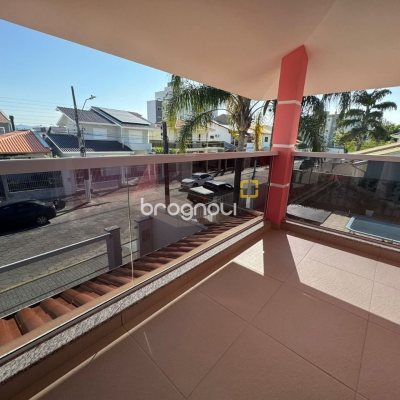 Casa com 278m², 4 quartos (sendo 2 suítes), 2 garagens, no bairro Ponte do Imaruim em Palhoça
