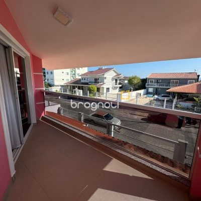 Casa com 278m², 4 quartos (sendo 2 suítes), 2 garagens, no bairro Ponte do Imaruim em Palhoça