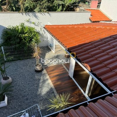 Casa com 278m², 4 quartos (sendo 2 suítes), 2 garagens, no bairro Ponte do Imaruim em Palhoça