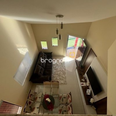 Casa com 278m², 4 quartos (sendo 2 suítes), 2 garagens, no bairro Ponte do Imaruim em Palhoça