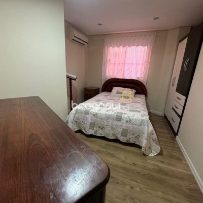 Casa com 278m², 4 quartos (sendo 2 suítes), 2 garagens, no bairro Ponte do Imaruim em Palhoça