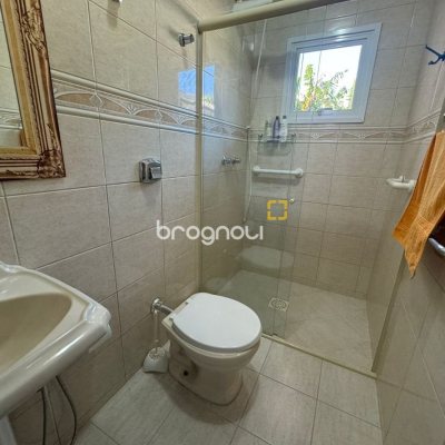 Casa com 278m², 4 quartos (sendo 2 suítes), 2 garagens, no bairro Ponte do Imaruim em Palhoça