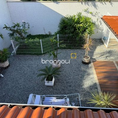 Casa com 278m², 4 quartos (sendo 2 suítes), 2 garagens, no bairro Ponte do Imaruim em Palhoça