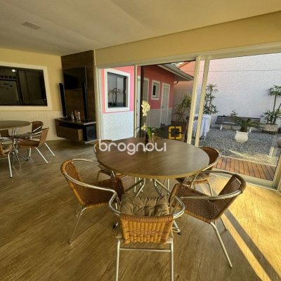 Casa com 278m², 4 quartos (sendo 2 suítes), 2 garagens, no bairro Ponte do Imaruim em Palhoça