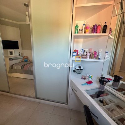 Casa com 278m², 4 quartos (sendo 2 suítes), 2 garagens, no bairro Ponte do Imaruim em Palhoça