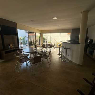 Casa com 278m², 4 quartos (sendo 2 suítes), 2 garagens, no bairro Ponte do Imaruim em Palhoça