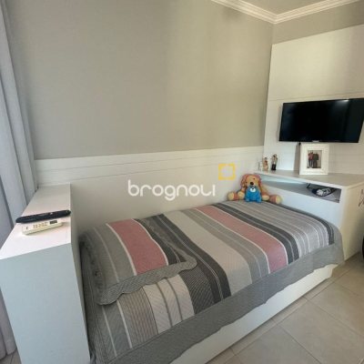 Casa com 278m², 4 quartos (sendo 2 suítes), 2 garagens, no bairro Ponte do Imaruim em Palhoça