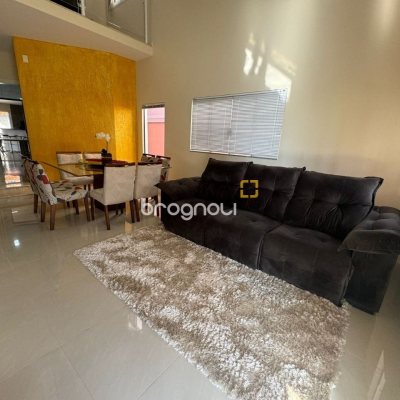 Casa com 278m², 4 quartos (sendo 2 suítes), 2 garagens, no bairro Ponte do Imaruim em Palhoça