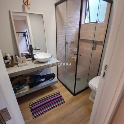 Apartamento com 63m², 2 quartos (sendo 1 suíte), 1 garagem, no bairro Praia Brava em Florianópolis