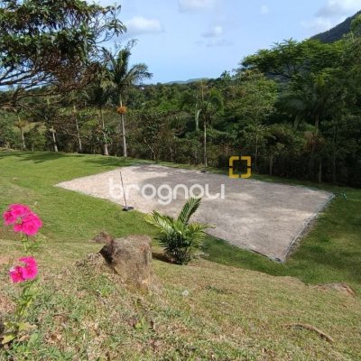Casa com 350m², 4 quartos (sendo 4 suítes), 8 garagens, no bairro Rio Vermelho em Florianópolis