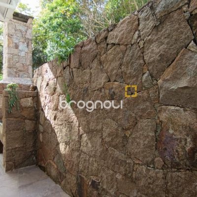Casa com 350m², 4 quartos (sendo 4 suítes), 8 garagens, no bairro Rio Vermelho em Florianópolis