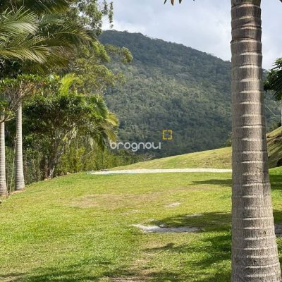 Casa com 350m², 4 quartos (sendo 4 suítes), 8 garagens, no bairro Rio Vermelho em Florianópolis