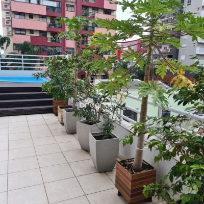 Apartamento com 190m², 3 quartos (sendo 1 suíte), 2 garagens, no bairro Kobrasol em São José