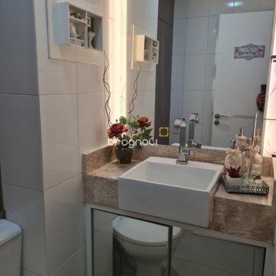 Apartamento com 190m², 3 quartos (sendo 1 suíte), 2 garagens, no bairro Kobrasol em São José