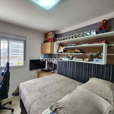 Apartamento com 190m², 3 quartos (sendo 1 suíte), 2 garagens, no bairro Kobrasol em São José