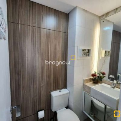 Apartamento com 190m², 3 quartos (sendo 1 suíte), 2 garagens, no bairro Kobrasol em São José
