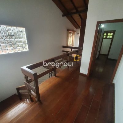 Casa com 350m², 4 quartos (sendo 2 suítes), 4 garagens, no bairro Santo Antônio de Lisboa em Florianópolis