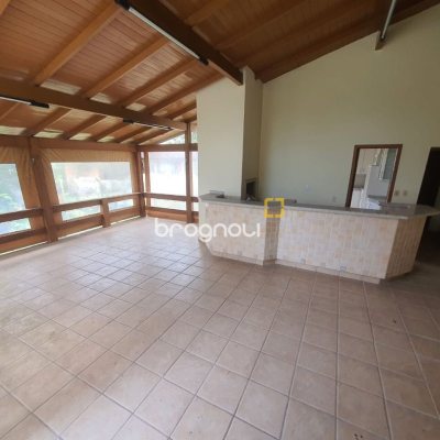 Casa com 350m², 4 quartos (sendo 2 suítes), 4 garagens, no bairro Santo Antônio de Lisboa em Florianópolis