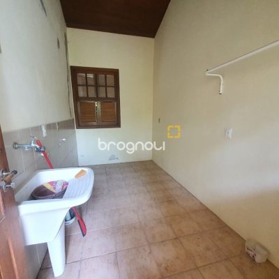 Casa com 350m², 4 quartos (sendo 2 suítes), 4 garagens, no bairro Santo Antônio de Lisboa em Florianópolis