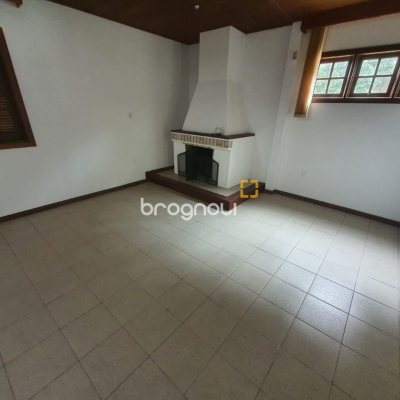 Casa com 350m², 4 quartos (sendo 2 suítes), 4 garagens, no bairro Santo Antônio de Lisboa em Florianópolis