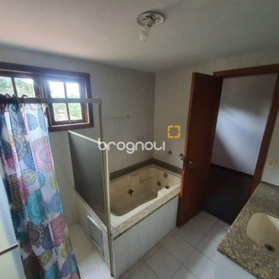 Casa com 350m², 4 quartos (sendo 2 suítes), 4 garagens, no bairro Santo Antônio de Lisboa em Florianópolis