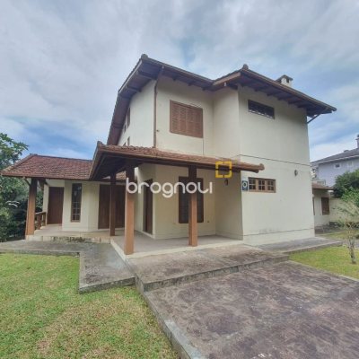 Casa com 350m², 4 quartos (sendo 2 suítes), 4 garagens, no bairro Santo Antônio de Lisboa em Florianópolis