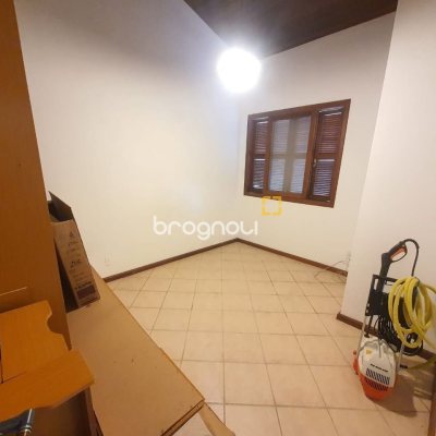 Casa com 350m², 4 quartos (sendo 2 suítes), 4 garagens, no bairro Santo Antônio de Lisboa em Florianópolis