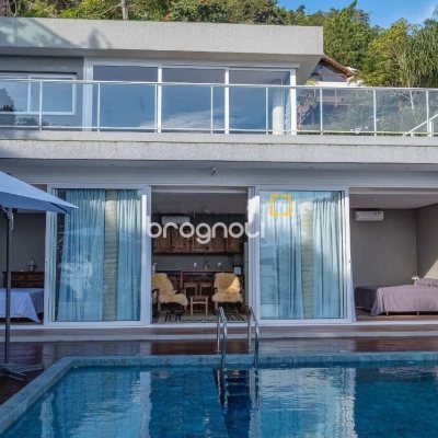 Casa de Condomínio com 680m², 5 quartos (sendo 5 suítes), 6 garagens, no bairro Sambaqui em Florianópolis