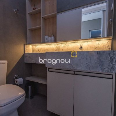 Casa de Condomínio com 680m², 5 quartos (sendo 5 suítes), 6 garagens, no bairro Sambaqui em Florianópolis