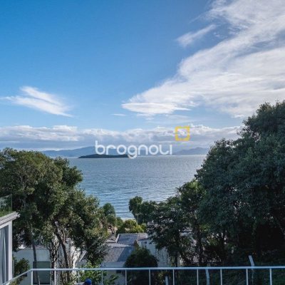 Casa de Condomínio com 680m², 5 quartos (sendo 5 suítes), 6 garagens, no bairro Sambaqui em Florianópolis