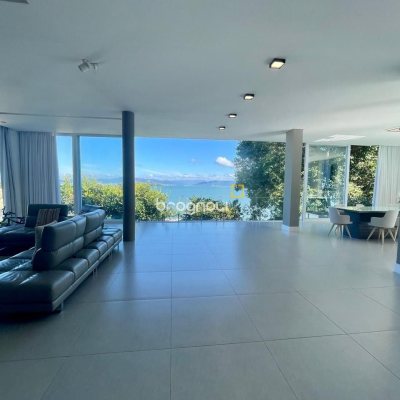 Casa de Condomínio com 680m², 5 quartos (sendo 5 suítes), 6 garagens, no bairro Sambaqui em Florianópolis