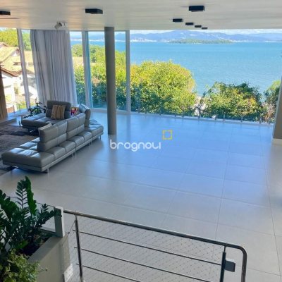 Casa de Condomínio com 680m², 5 quartos (sendo 5 suítes), 6 garagens, no bairro Sambaqui em Florianópolis