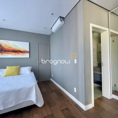 Casa de Condomínio com 680m², 5 quartos (sendo 5 suítes), 6 garagens, no bairro Sambaqui em Florianópolis