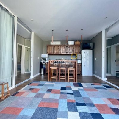 Casa de Condomínio com 680m², 5 quartos (sendo 5 suítes), 6 garagens, no bairro Sambaqui em Florianópolis