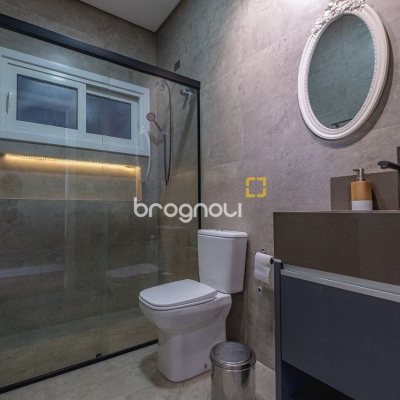 Casa de Condomínio com 680m², 5 quartos (sendo 5 suítes), 6 garagens, no bairro Sambaqui em Florianópolis