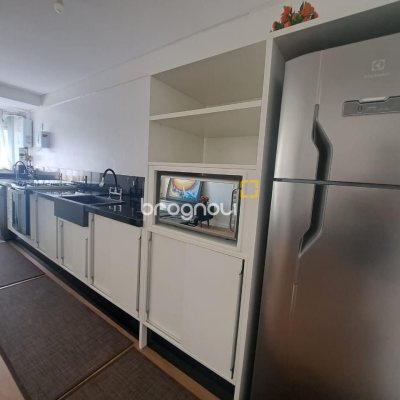 Apartamento com 61m², 2 quartos (sendo 1 suíte), 2 garagens, no bairro Pedra Branca em Palhoça