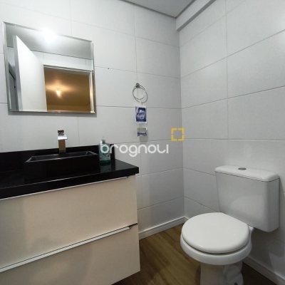 Apartamento com 61m², 2 quartos (sendo 1 suíte), 2 garagens, no bairro Pedra Branca em Palhoça