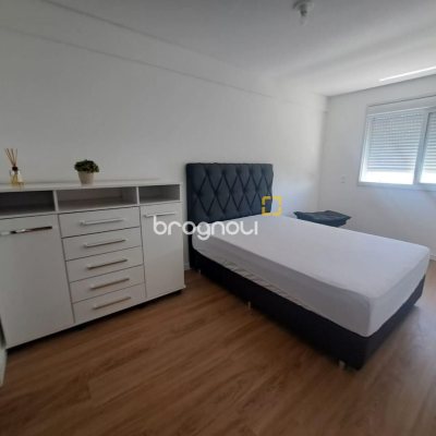 Apartamento com 61m², 2 quartos (sendo 1 suíte), 2 garagens, no bairro Pedra Branca em Palhoça