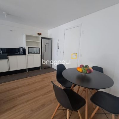 Apartamento com 61m², 2 quartos (sendo 1 suíte), 2 garagens, no bairro Pedra Branca em Palhoça