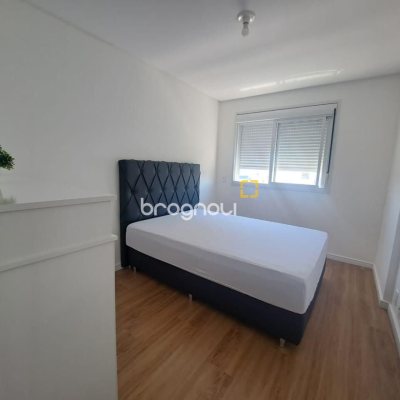 Apartamento com 61m², 2 quartos (sendo 1 suíte), 2 garagens, no bairro Pedra Branca em Palhoça