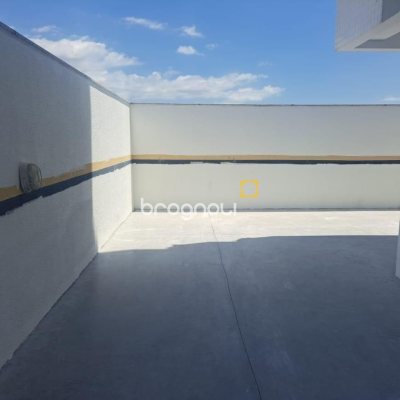 Apartamento com 61m², 2 quartos (sendo 1 suíte), 2 garagens, no bairro Pedra Branca em Palhoça