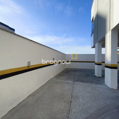 Apartamento com 61m², 2 quartos (sendo 1 suíte), 2 garagens, no bairro Pedra Branca em Palhoça