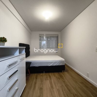 Apartamento com 61m², 2 quartos (sendo 1 suíte), 2 garagens, no bairro Pedra Branca em Palhoça