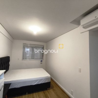 Apartamento com 61m², 2 quartos (sendo 1 suíte), 2 garagens, no bairro Pedra Branca em Palhoça