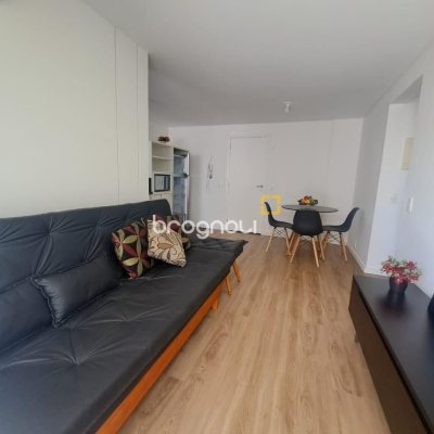 Apartamento com 61m², 2 quartos (sendo 1 suíte), 2 garagens, no bairro Pedra Branca em Palhoça