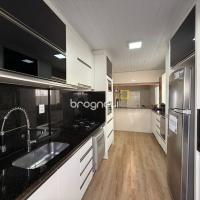 Casa com 112m², 3 quartos, 2 garagens, no bairro Ipiranga em São José
