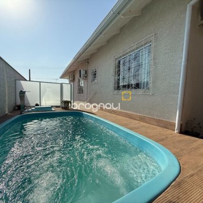 Casa com 112m², 3 quartos, 2 garagens, no bairro Ipiranga em São José