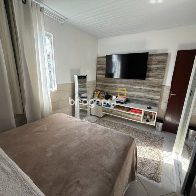 Casa com 112m², 3 quartos, 2 garagens, no bairro Ipiranga em São José