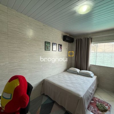Casa com 112m², 3 quartos, 2 garagens, no bairro Ipiranga em São José